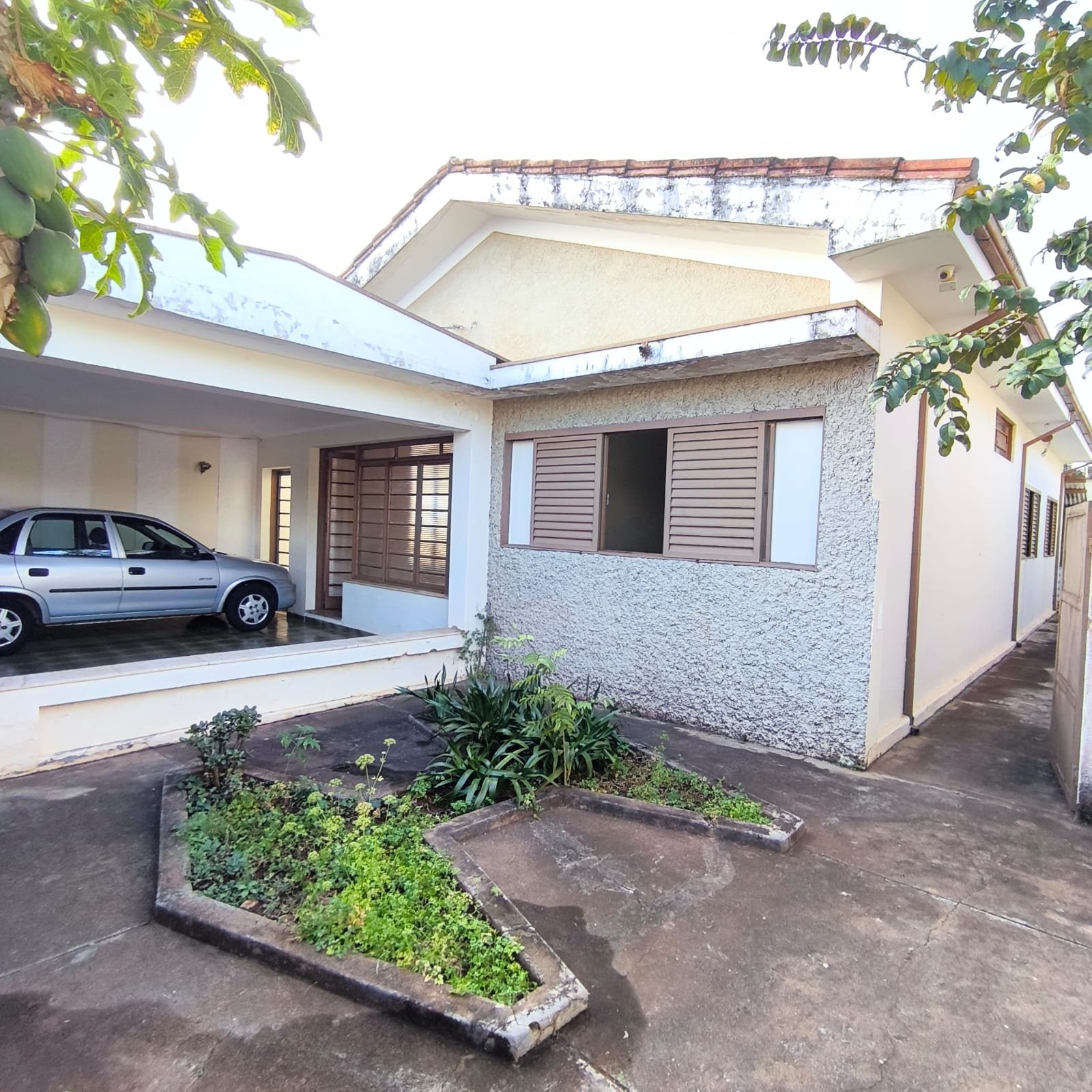 Casa super espaçosa no Santa Rita